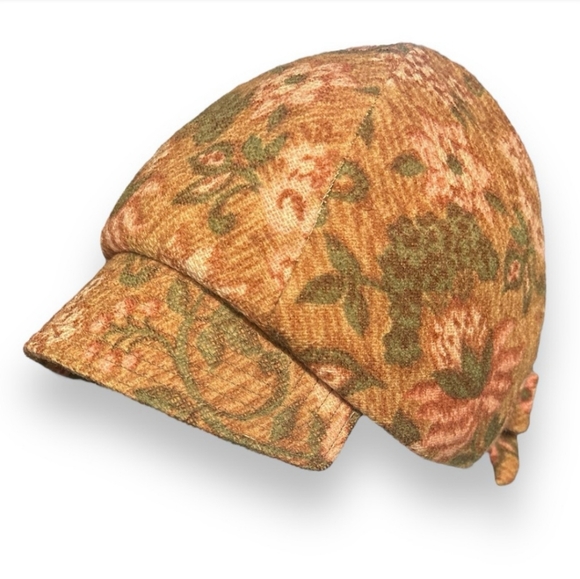 LILLY DACHÉ Accessories - LILLY DACHÉ Floral Pattern Brimmed Beehive Cloche Hat VINTAGE RARE